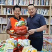 夏日送清凉 情暖环卫工