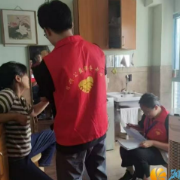 钰龙社区：青年出击 化身“安全卫士”