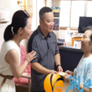 荣华社区开展困难党员走访慰问活动