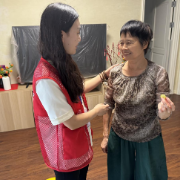 上门送关爱，温暖独居心