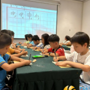 白鹭府社区硬笔书法公益培训正式开启 首日聚焦书写规范与文化启蒙