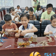 西湖街道金星社区举办青少年环保实践活动：从“心”出发，巧手“变废为宝”