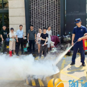 咸嘉湖街道银谷国际社区开展消防安全演练活动 筑牢商户安全防线