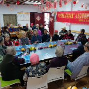 湘桥社区：中秋邻里聚 退休享安康