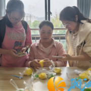 后湖新村举办“金秋桂香，指尖绽放”科普活动：寻香识桂，种下自然探索的种子