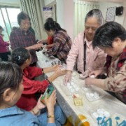 望城坡街道箭弓山社区举办“中秋话明月 邻里共团圆”主题活动