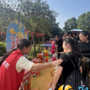 秋满月圆，情聚学士桥！这场游园会让团结之花在社区绽放