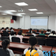 荣龙社区开展“网络安全，你我童行”宣传教育活动