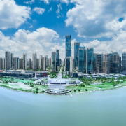 何朝晖督导大气污染防治工作