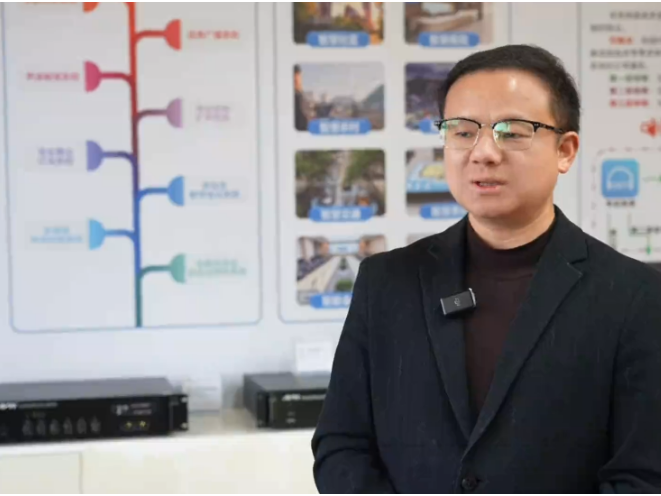 委员风采｜胡志明：声音技术的创新者，民声民意的“扩音器”