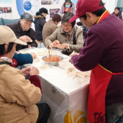 情暖冬日 饺香传情