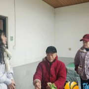 寒冬暖行护民生 芝字港村全力应对低温雨雪冰冻天气