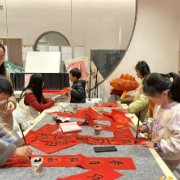 白鹭府社区：书香暖寒冬 童心写福谣