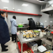 白鹤咀社区开展专项巡查，筑牢校外托管食品安全防线