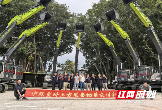 中联重科挖掘机批量交付新加坡，助力“全球最美机场”扩建