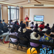 铜盆湖社区：童手改废为宝 争做环保少年