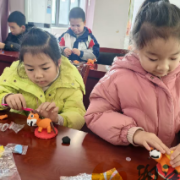 商贸城社区：巧手捏萌马，文明贺新春