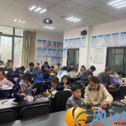 一笔一画绘脸谱！西湖街道咸嘉湖社区寒假实践营带青少年玩转非遗