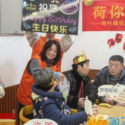 创友好社区 暖长者心房 荷叶塘社区开展长者生日会活动