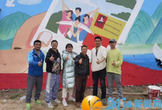 三月春风绘新景，雷锋精神暖助残