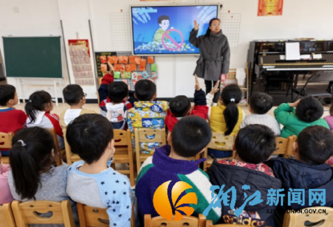 多方联动讲安全，护航青春助成长