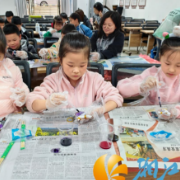 巧手扎锦绣，童心染春秋