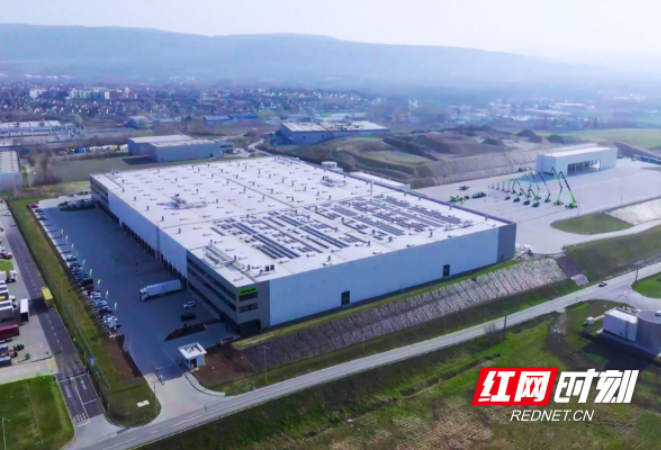 全球化布局新里程碑！中联重科智能高机匈牙利工厂（一期）开业