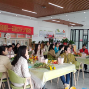 云溪湾社区开展“花漾女神・邂逅浪漫春日”主题插花活动