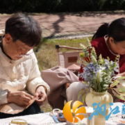 银桥社区：巧手生花 “袋”爱回家