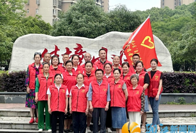 六年护送110余万人次，麓泉社区“定制公交”载满民生温度