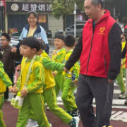 护学有温度 衔接零距离！施家港社区护航萌娃探校行