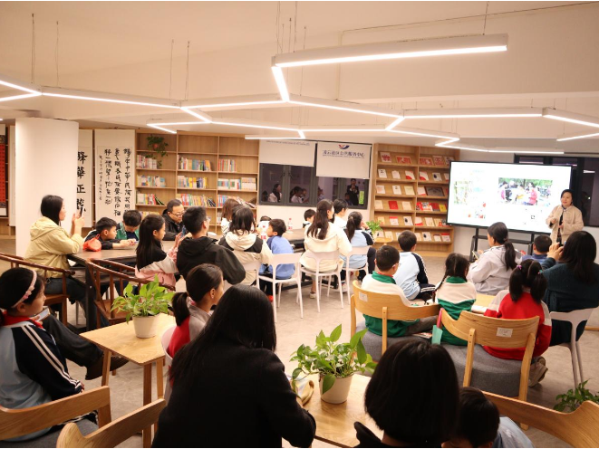 凌云社区：书香润童心 共读伴成长
