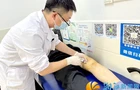 家门口解病痛 疼痛门诊暖人心——85岁老人膝关节疼痛获精准救治致谢医护