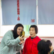 长华社区开展“乐龄湘伴”企业退休人员防诈骗与智慧认证培训活动