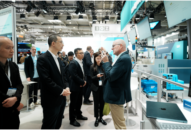 周健率湖南湘江新区代表团访问德国法国