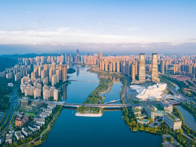 邹特主持召开湖南湘江新区管委会（长沙高新区管委会）主任会议（岳麓区政府常务会议）