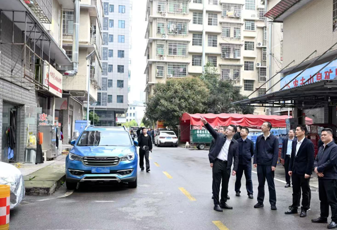 周健检查防汛备汛、安全生产和社会稳定工作