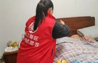 上门帮扶解民忧 志愿服务显担当