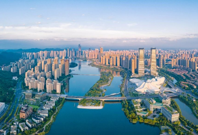 邹特主持召开湖南湘江新区管委会（长沙高新区管委会）主任会议（岳麓区政府常务会议）
