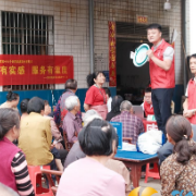 堂屋里的微宣讲 板凳上的签约会