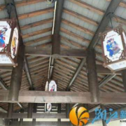溁湾桥长廊亮起“民族团结灯” 点亮居民出行路