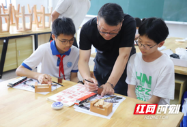 感受印章的方寸之美！篆刻名家走进凌云中学