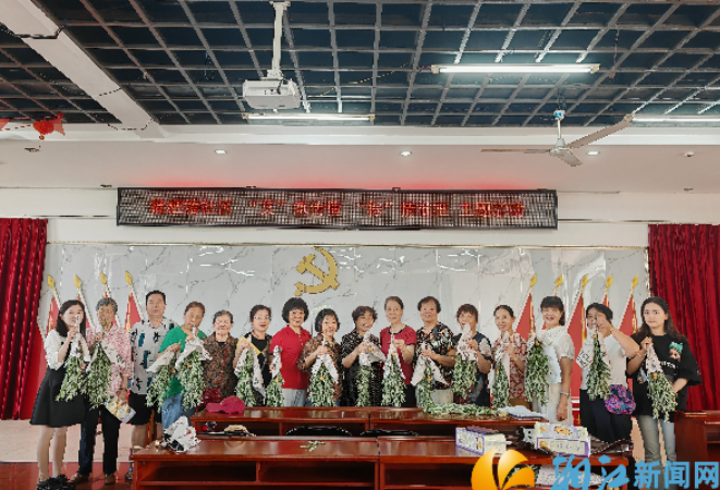 岳麓街道：粽香润邻里 民俗传温情