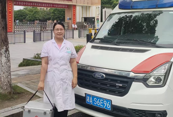 卫健暖心相伴 温情护航中考