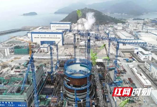 中联重科履带起重机助力国内核电首次带管吊装圆满完成