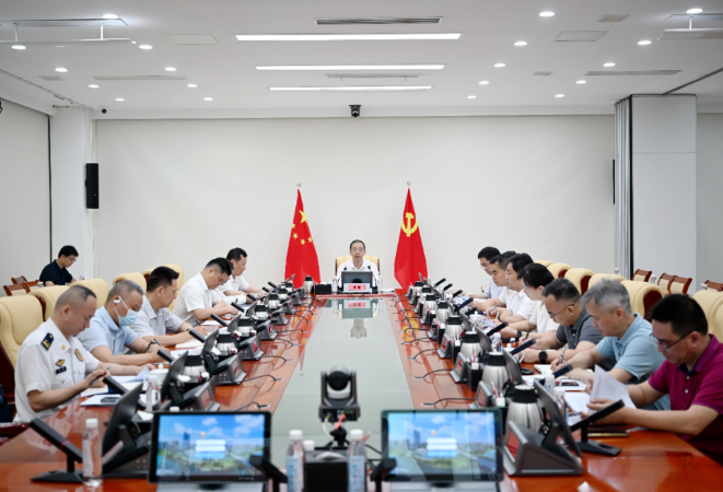 周健主持召开安全生产专题会议