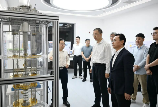 周健调研湘江新区研发机构