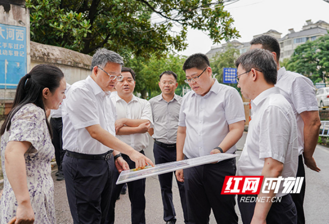 邹特调研万宝山望新城中村改造项目