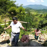 “最美扶贫人”罗永华：携妻带女扎根扶贫村3年 带领村民实现整村脱贫