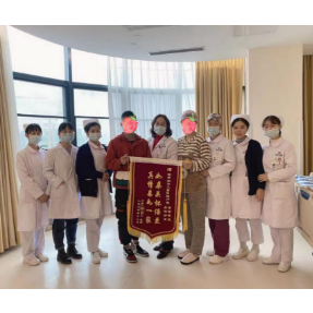 产科护士的一个举动，让她不再恐惧，感到暖心